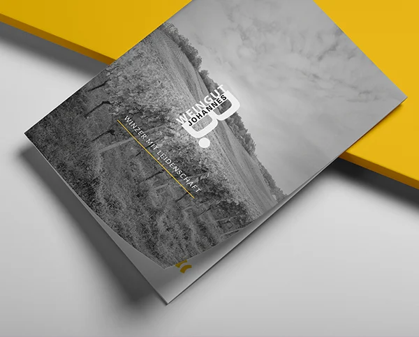 Imagebroschüre für J. Bäuerle Wein im Corporate Design – Printgestaltung von UlrichWerbung